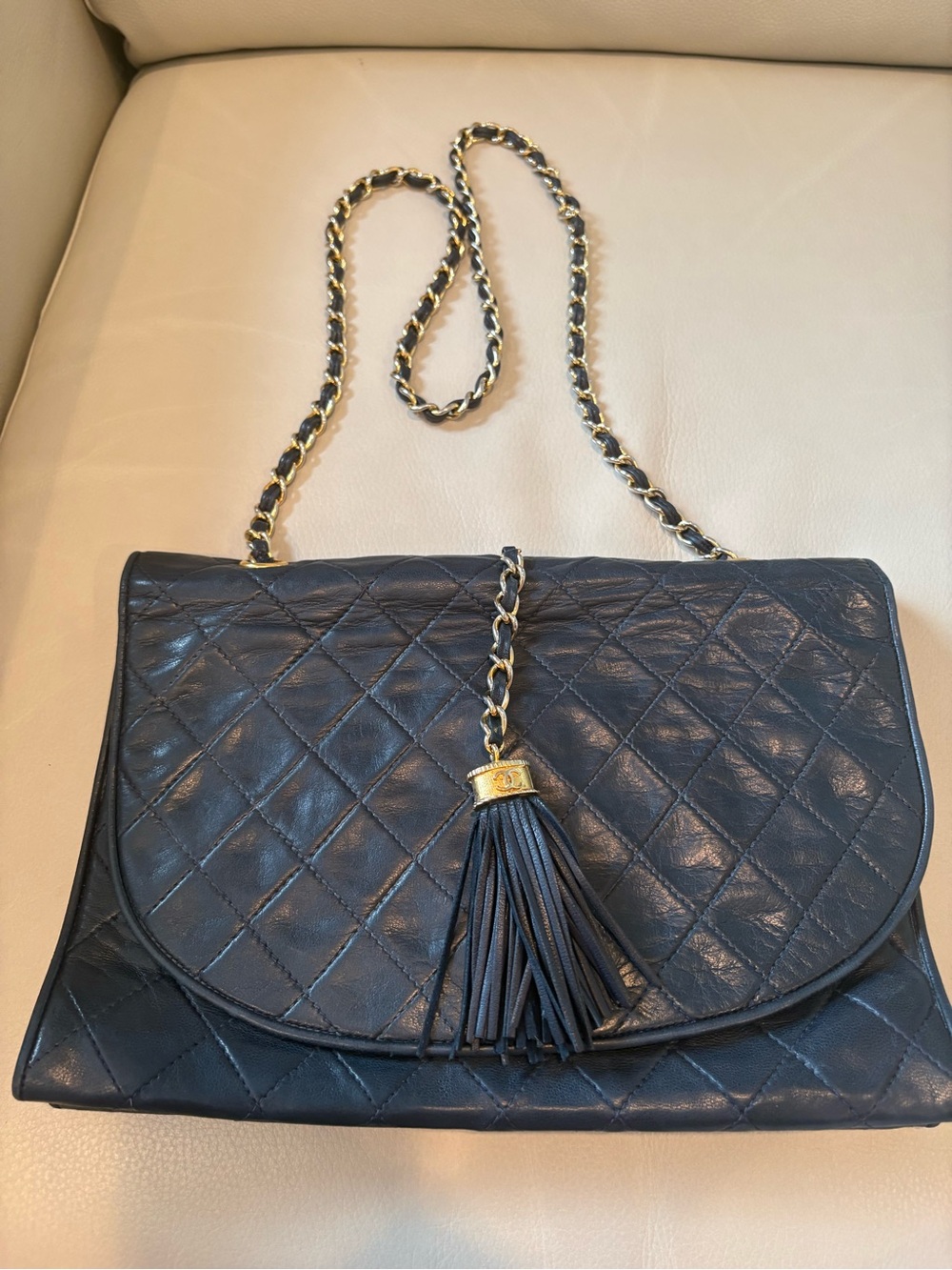 CHANEL Vintage Navy Blue Leather Shoulder Bag with Gold Chain and Tassel w COA - Picture 14 of 16